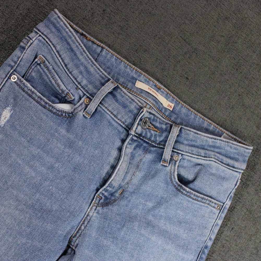 Levis 711 Skinny Jeans Womens 26 Light Wash Distressed Blue Denim Mid Rise